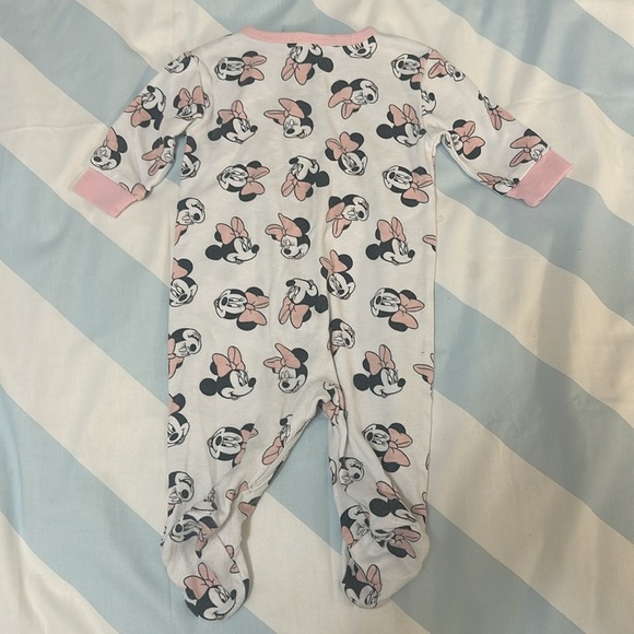 Disney - Minnie Mouse - long sleeve newborn footed sleeper. Size 0-3 months - Picture 3 of 3